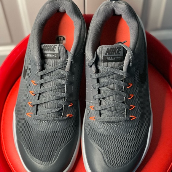 Nike Legend Trainer Size 9.5(Mens) - Picture 9 of 17